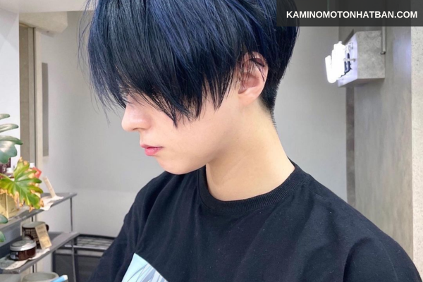 Ưu điểm của tóc đen ánh xanh dương nam