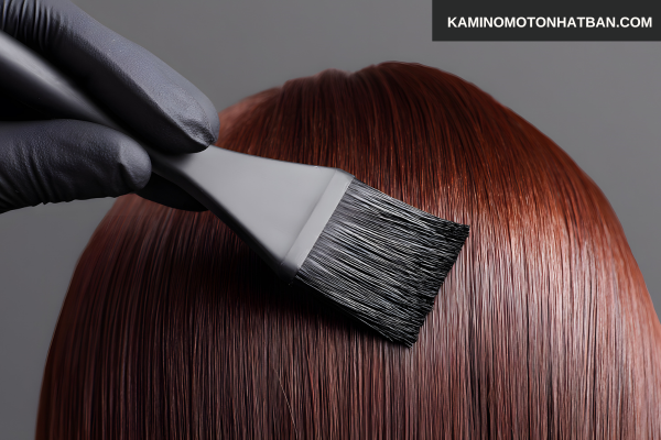 Cho con bú nhuộm tóc có sao không?