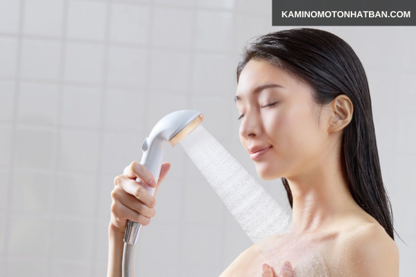 Gội đầu đúng cách để tránh làm tóc xẹp