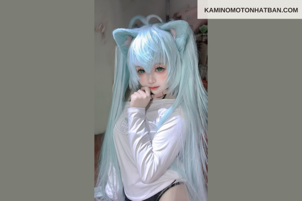 Màu tóc xanh dương ánh khói là gì?