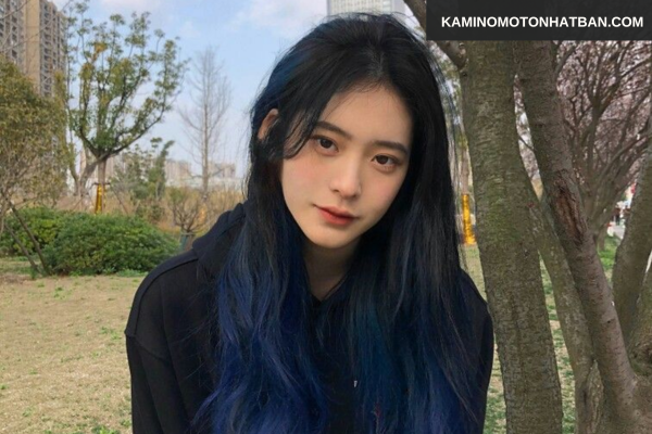 Màu xanh dương đen khói cần nền tóc như thế nào?