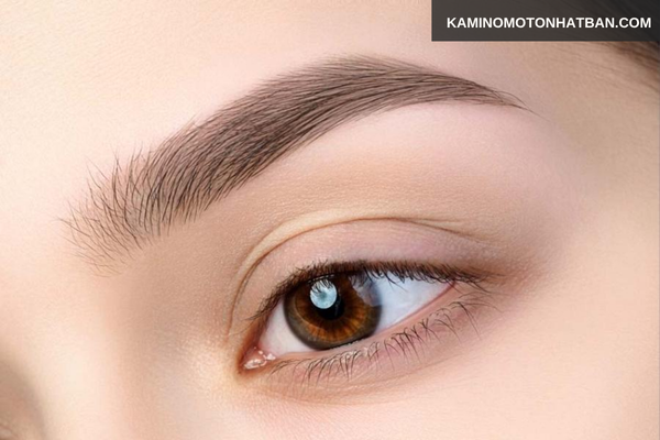 Phụ nữ đang có bầu làm chân mày được không?
