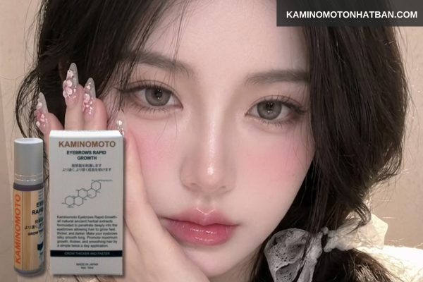 Sử dụng Serum hỗ trợ mọc lông mày Kaminomoto 