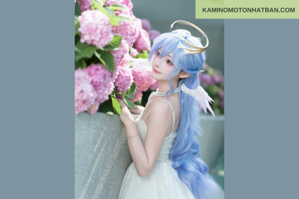 Vì sao bạn nên thử màu tóc xanh dương ánh khói?