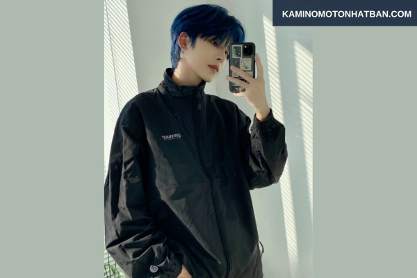 Vì sao nên chọn nhuộm tóc màu xanh dương đen khói?