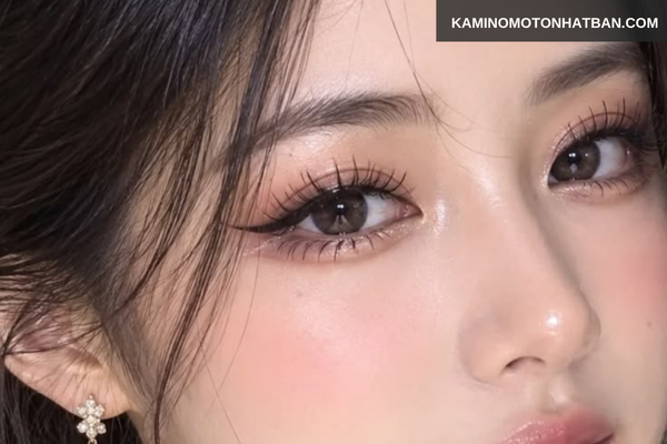 Vậy lông mày rậm ở nữ giới có đẹp hay không?