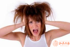 Mái tóc mặc dù được chăm sóc kĩ mỗi ngày nhưng nếu phạm phải những sai lầm dưới đây có thể khiến tóc mãi khô xơ.